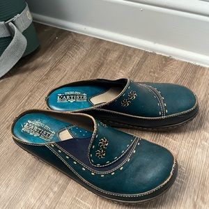 L’artiste clogs - teal leather
